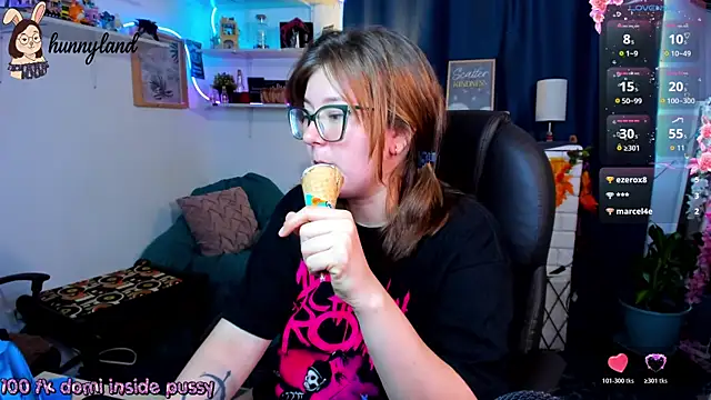 HunnyyLove webcam