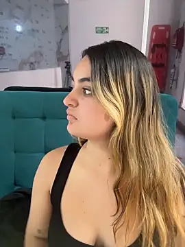 Antonella_Julieta webcam