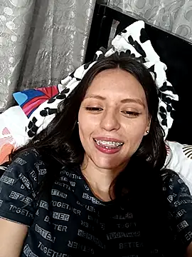 Webcam Model (Lahila_)  is live.Free join now!