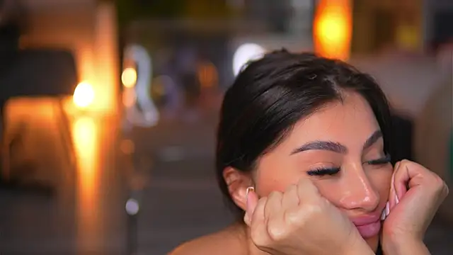 MissMeganMoon webcam