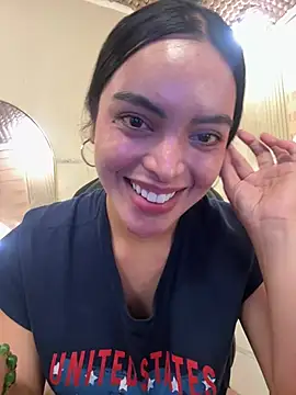 TS-SimplyTheBest Live Webcam on Stripchat