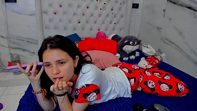 Ari_and_Storm webcam