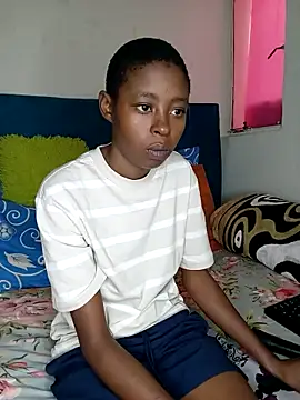 SweetSlenderChoc webcam