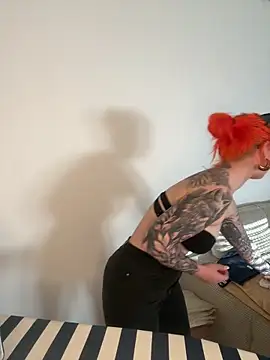 ScarletVixenLive webcam