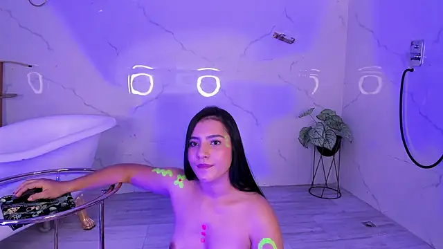 zharia_lux_25 webcam