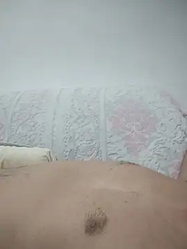 wanggang880903 webcam