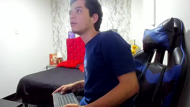 Alejandra_and_James_ webcam