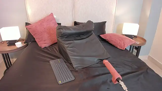 bella_roxanne webcam