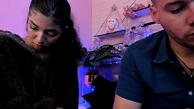 Aronandmoli69 webcam