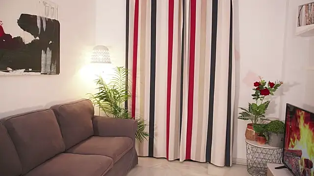 Raychell_Black Stripchat cam model