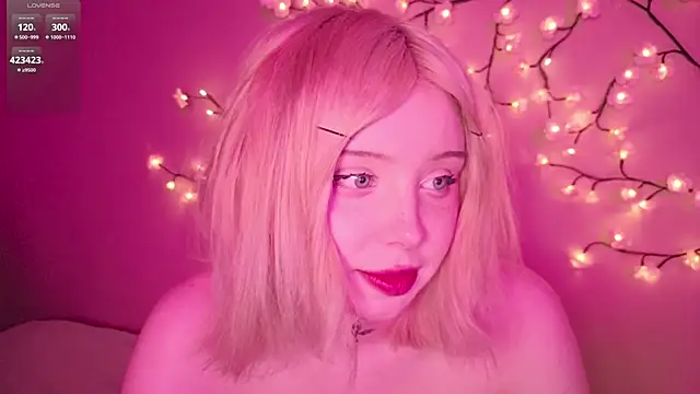 yumi_charm Stripchat cam model