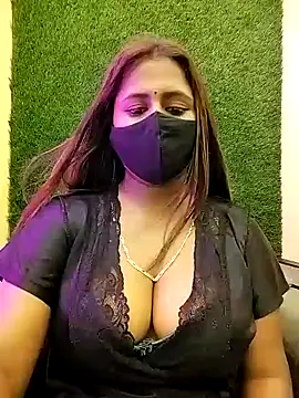 LoveLy-Soneya Stripchat cam model