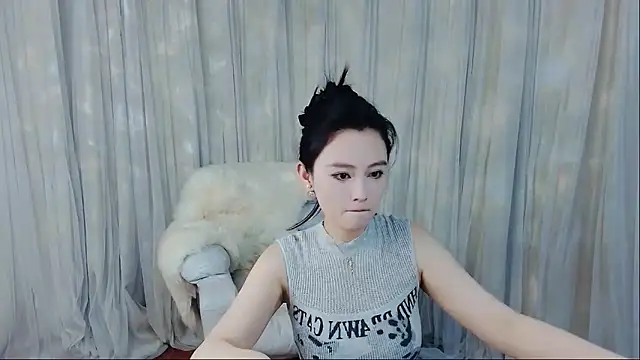 LIULIAN1 Stripchat cam model