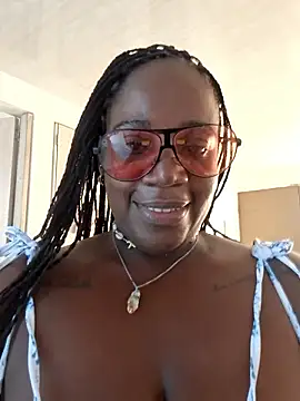 Adrilovechocolate webcam