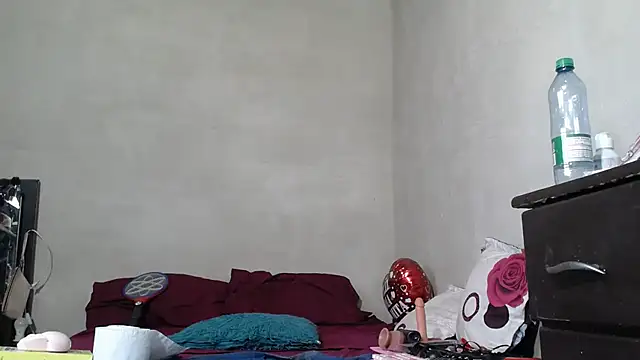 CataleyaRosee webcam