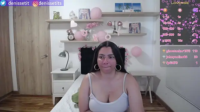 DenisseTits webcam