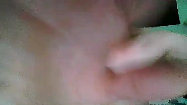 LoveButtFuckin webcam