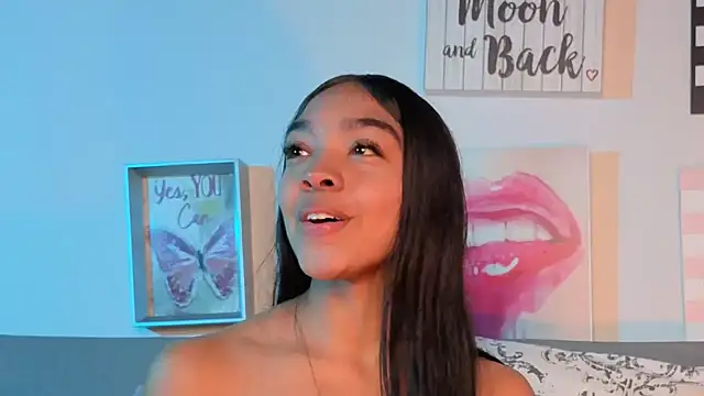 pocahontamoon webcam