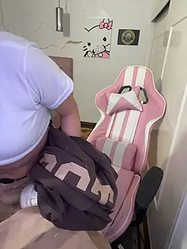 Webcam Model (MayyBonita)  is live.Free join now!