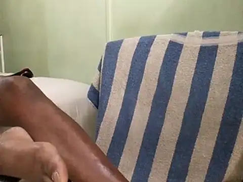 calme_odl1 - Calme_odl1's free webcam - UK Sex Cams