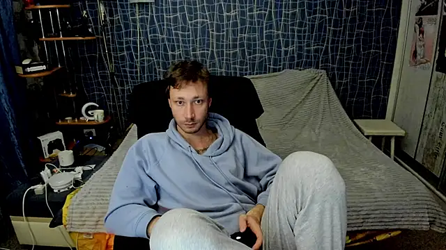 CuteBoy228 webcam