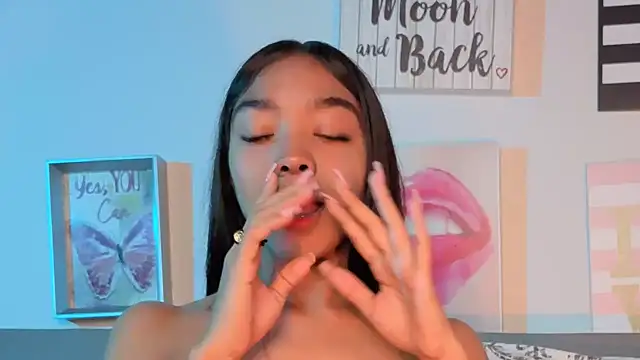 pocahontamoon webcam