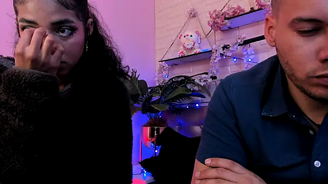 Aronandmoli69 webcam