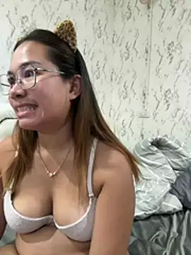 ponthip - Ponthip's free webcam - UK Sex Cams