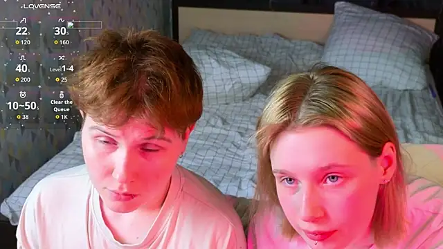 two_gerls_here webcam