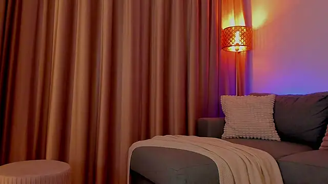 AlessandraCrystal webcam