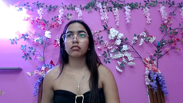 skinnysofia18 webcam