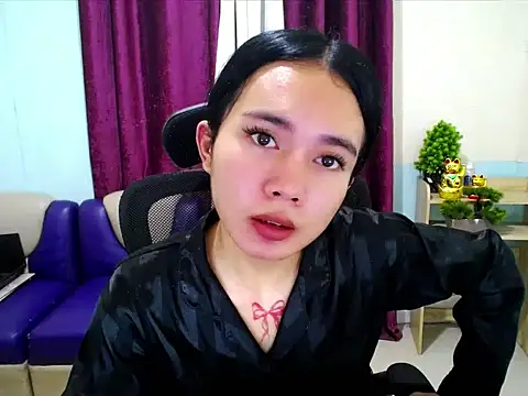 devine_goddess webcam