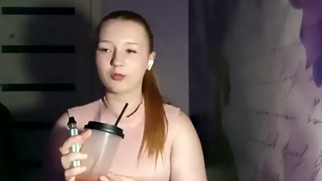 ChantayCambronne webcam