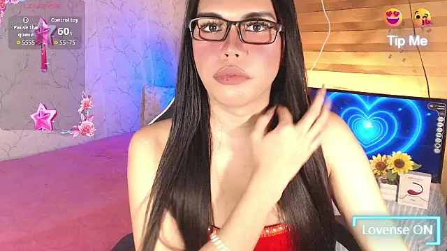 SweetSurrender_ webcam