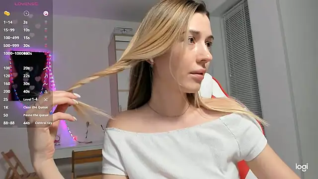 hotcarolinexo - HotCarolineXO's free webcam - UK Sex Cams