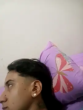 EsmeraldaNaim webcam