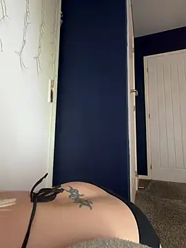 Sky25x Stripchat cam model