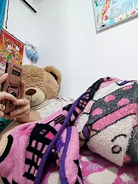 karlythoth@xh webcam