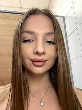 Webcam Model (KrisMagnoly)  is live.Free join now!