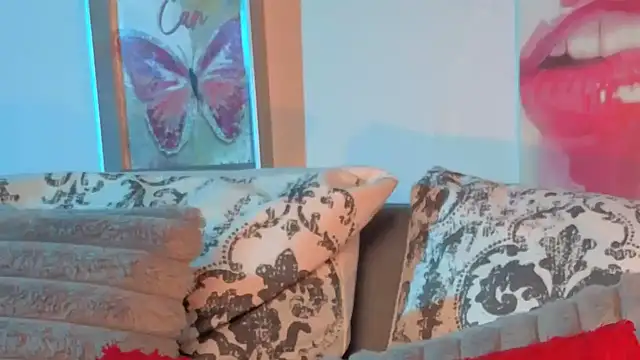 pocahontamoon webcam