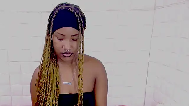 EroticSexyPrada webcam