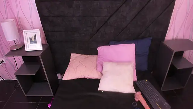 CherryStevanss webcam