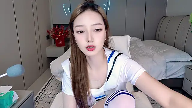 美女MMMxiXi6在线直播