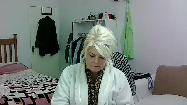 Miahotmilf webcam