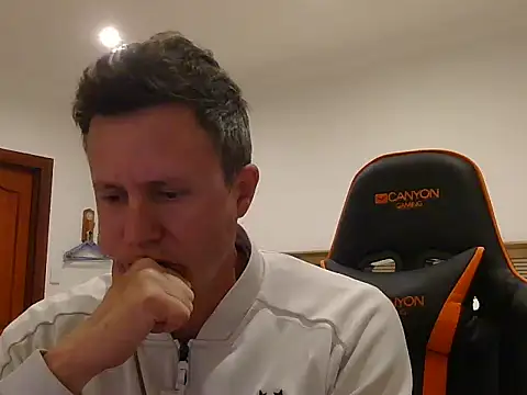 TroyDieselXXX webcam