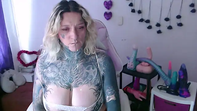 SLOPPYTITSS live sex cam