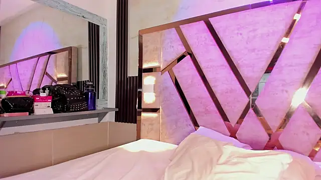 Athenea_Mills webcam