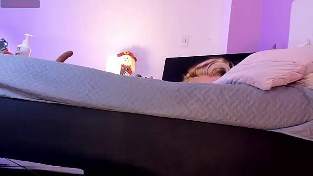 Charlotte11-11 webcam