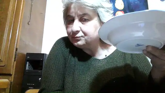 ExquisiteMature webcam