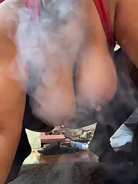 LittleMissEeve webcam